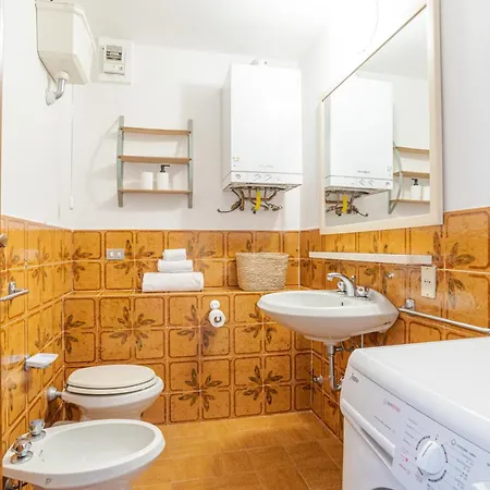 Limonta- Primula! Access To The Lake! Limonta