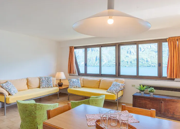 Limonta- Primula! Access To The Lake!