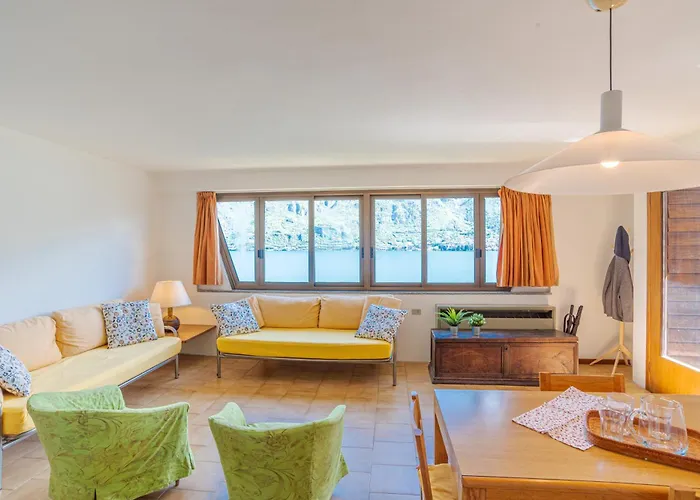 Limonta- Primula! Access To The Lake! * Limonta