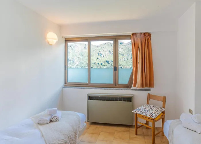 Limonta- Primula! Access To The Lake!