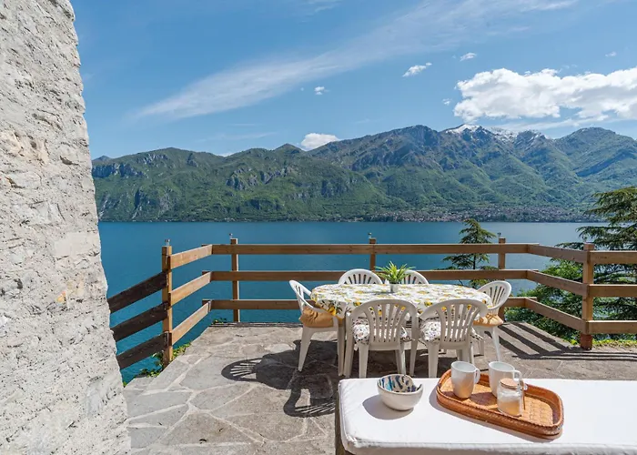 Limonta- Primula! Access To The Lake! Lejlighed